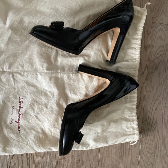 Classic Salvatore Ferragamo heels - Picture 3 of 3